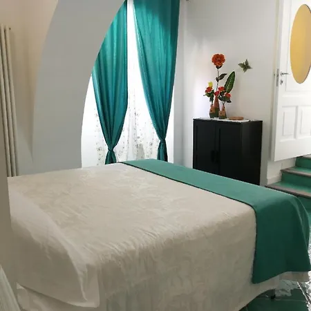 アパート Small Wonder Tiny Town House アマルフィ