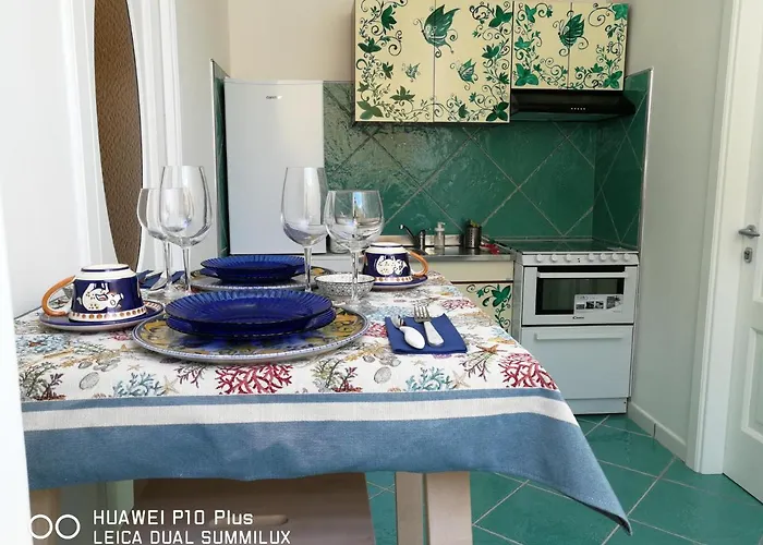 Small Wonder Tiny Town House * Amalfi