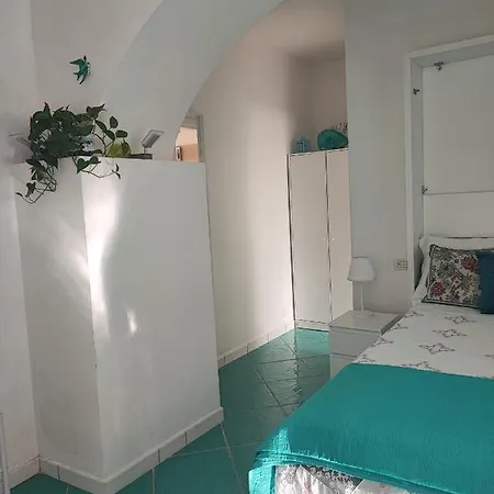 Small Wonder Tiny Town House Appartement