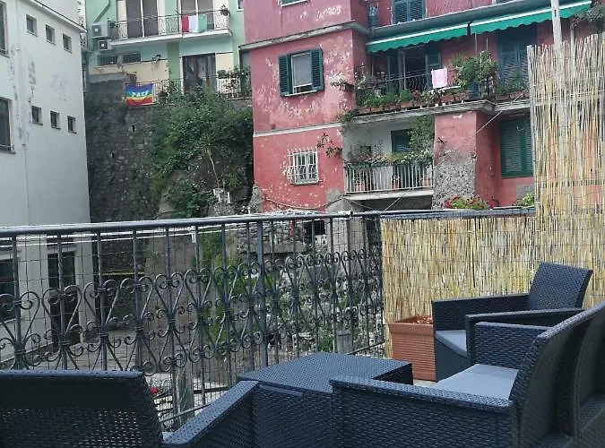 Small Wonder Tiny Town House *