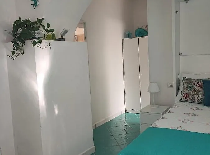 Small Wonder Tiny Town House Appartamento