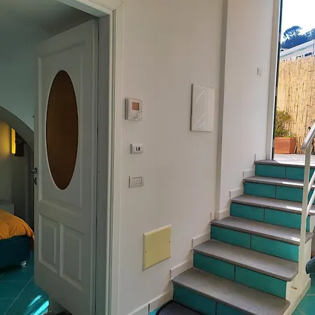 Small Wonder Tiny Town House *